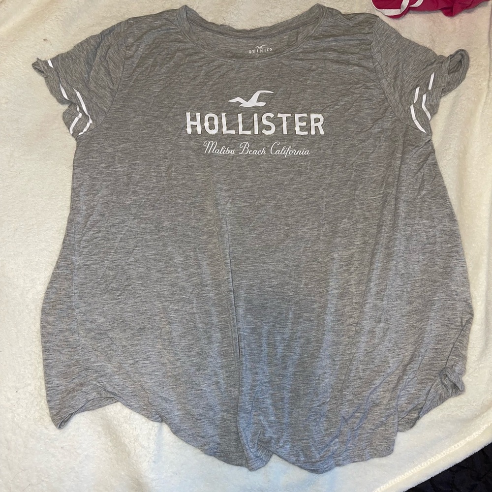 Hollister T shirt